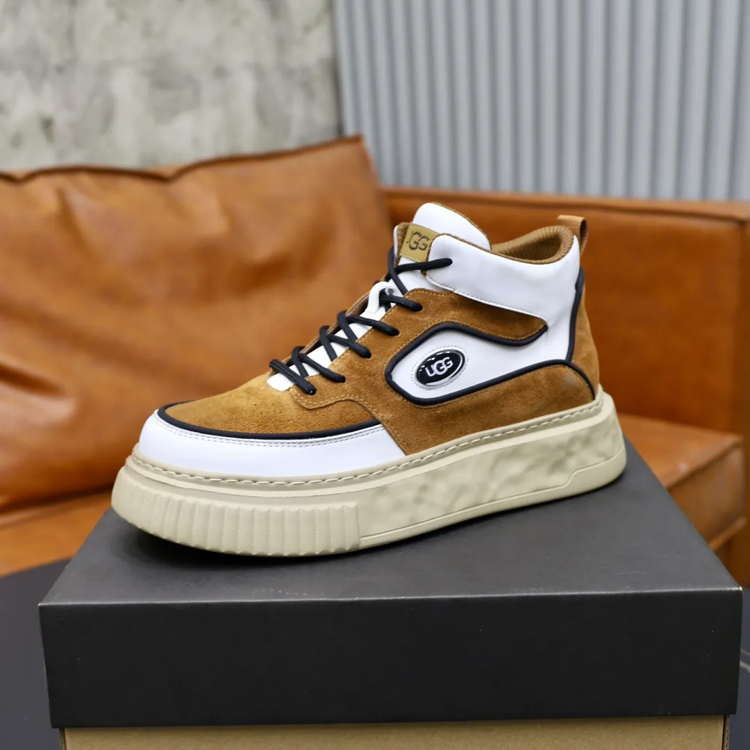 Ex-factory price: 620💰Thick wool imported from Australia Brand: UGG genuine purchase Size: 39-44 Grade: Official website 1:1 Material: First layer of genuine leather waterproof and antifreeze upper Real wool lining Original non-slip soft wear-resistant outsole Style category: Men's casual shoes Trendy style Comfortable on the feet Color: Official website color synchronization